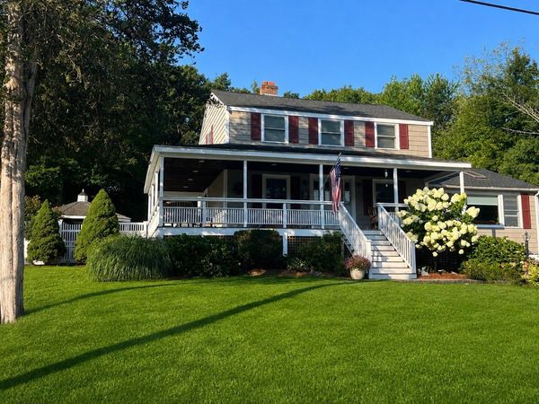 11 Phyllis Avenue, Burlington, MA 01803