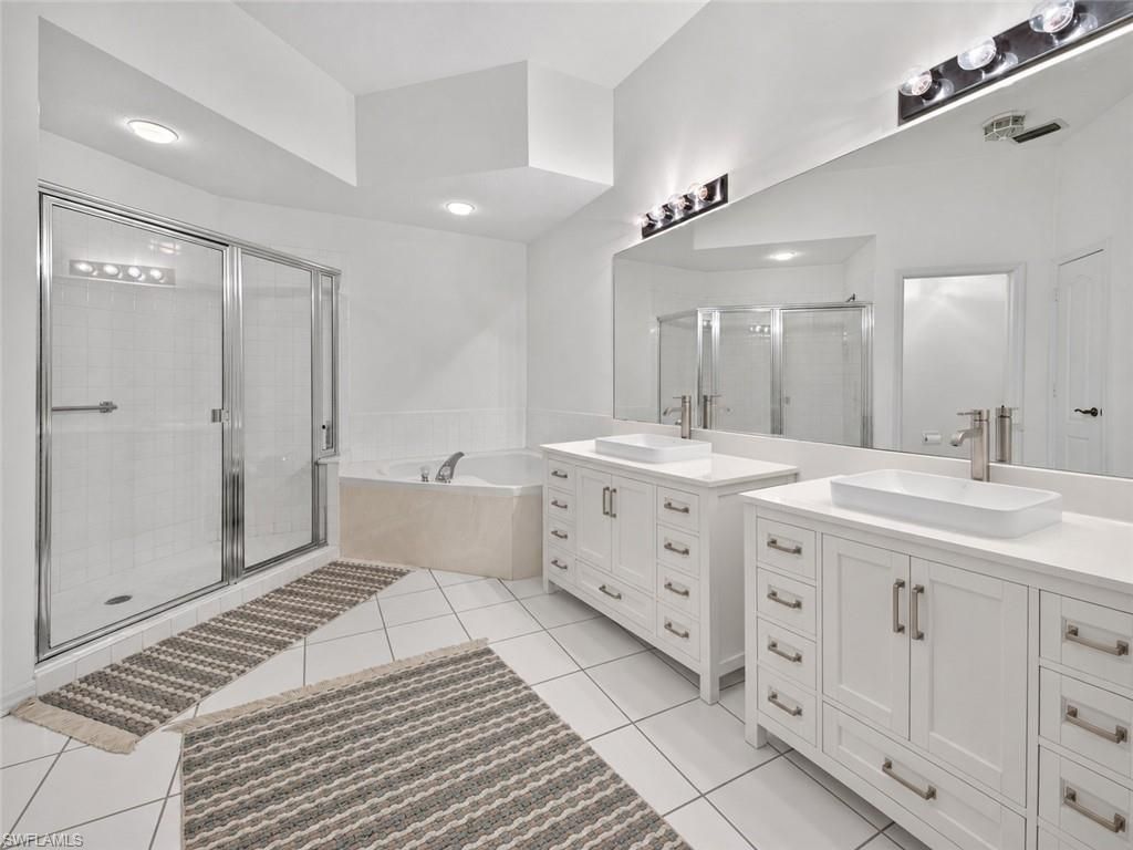 15173 Storrington Pl, Unit E-201, Naples, FL 34110 Photo