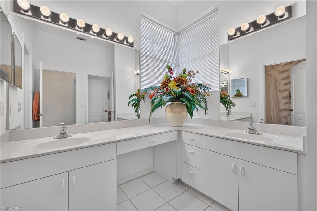 15173 Storrington Pl, Unit E-201, Naples, FL 34110 Photo