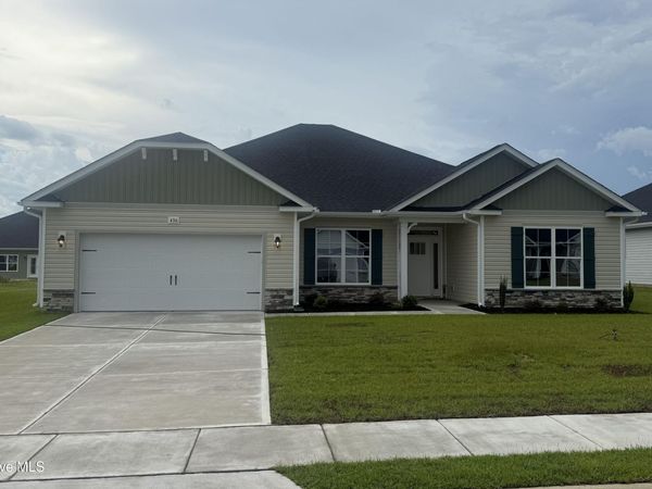 180 Seashore Street, Grimesland, NC 27837