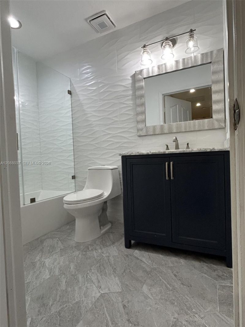 18859 NW 86th Ave, Unit 3305, Hialeah, FL 33015 Photo