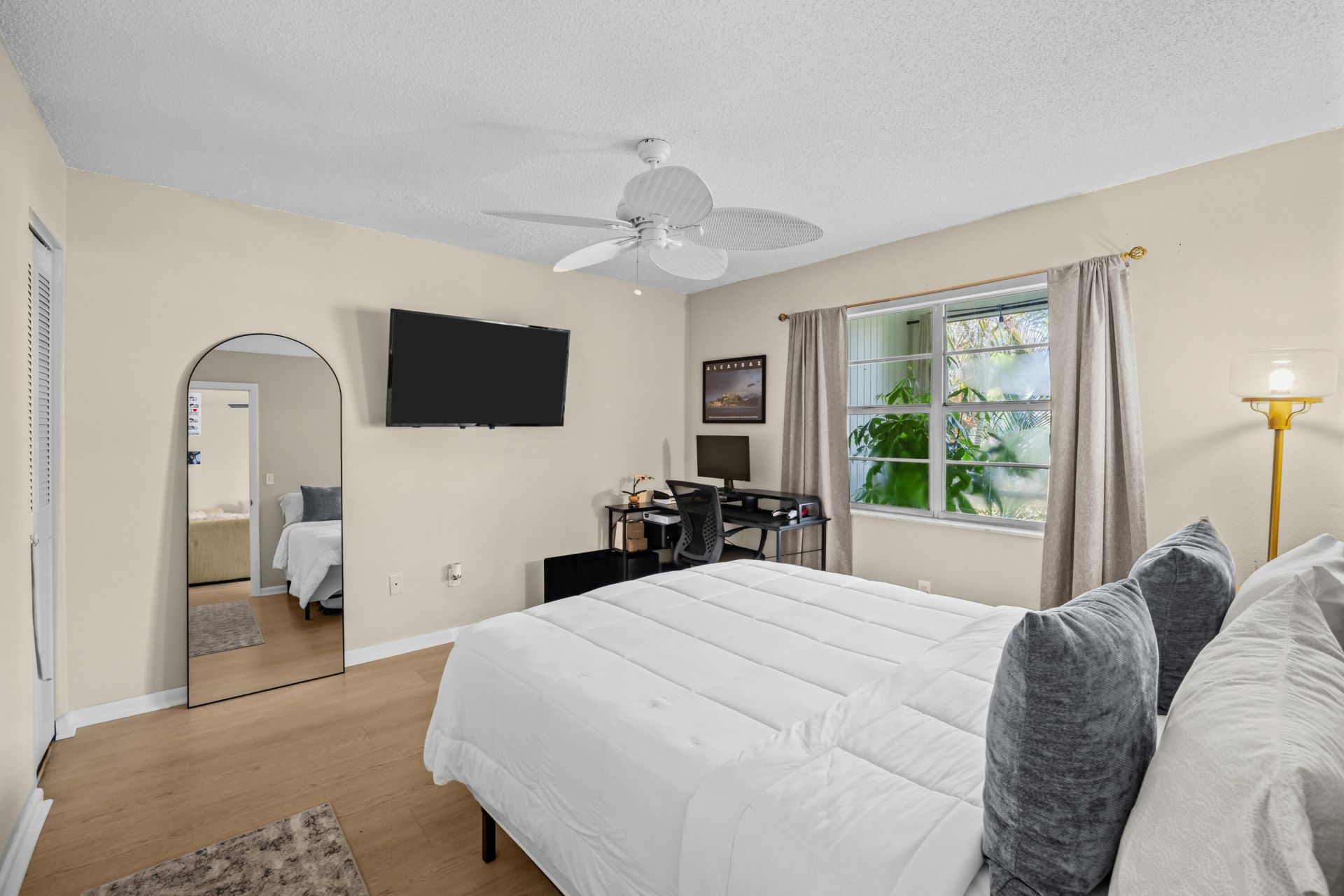1917 SW Palm City Road, Unit Apt g, Stuart, FL 34994 Photo