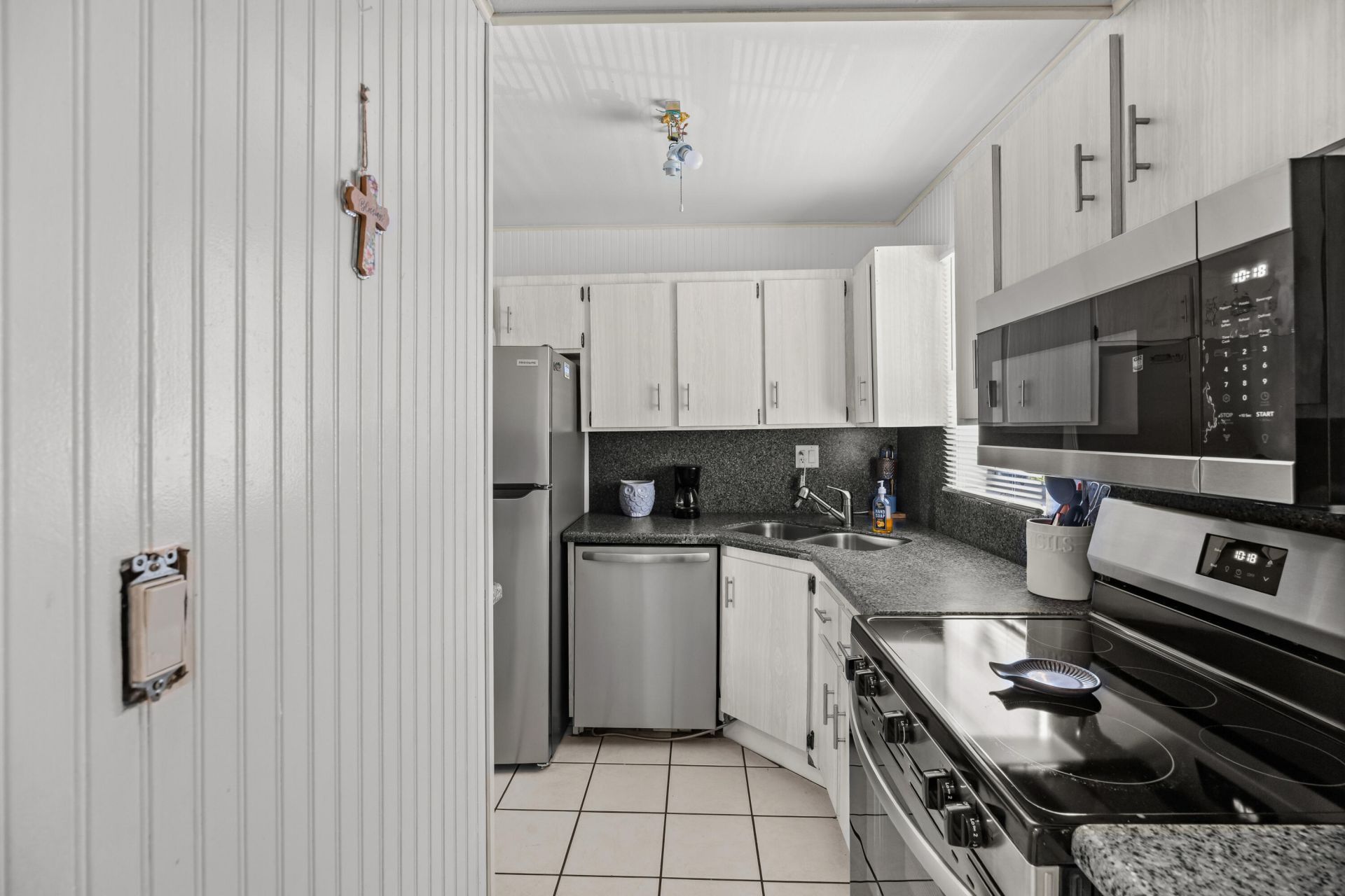 1917 SW Palm City Road, Unit Apt g, Stuart, FL 34994 Photo