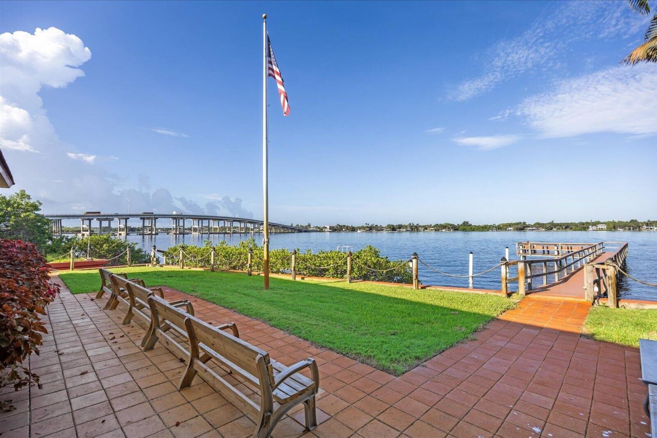 1917 SW Palm City Road, Unit Apt g, Stuart, FL 34994 Photo