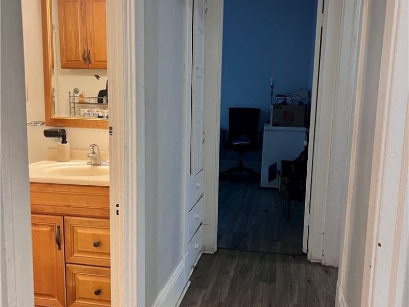 10121 Parkgate Avenue, Cleveland, OH 44108 Photo 18