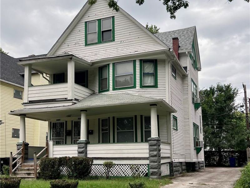 10121 Parkgate Avenue, Cleveland, OH 44108 Photo 3