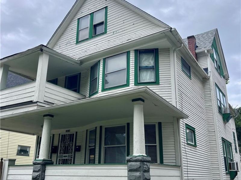 10121 Parkgate Avenue, Cleveland, OH 44108 Photo 5