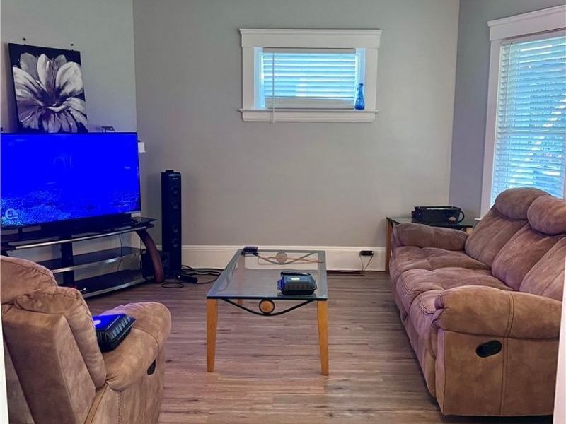 10121 Parkgate Avenue, Cleveland, OH 44108 Photo 9