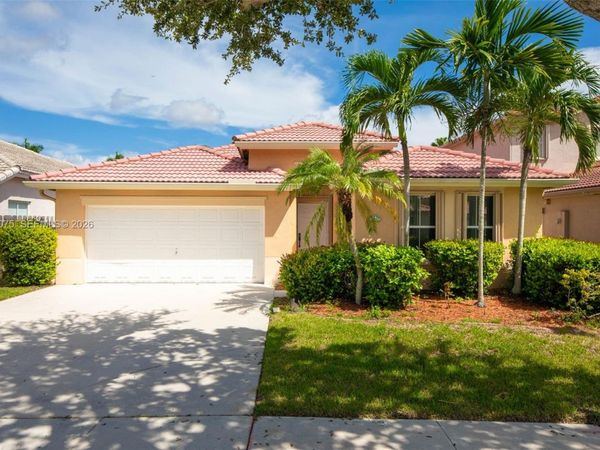 13945 S Cypress Cove Cir, Davie, FL 33325