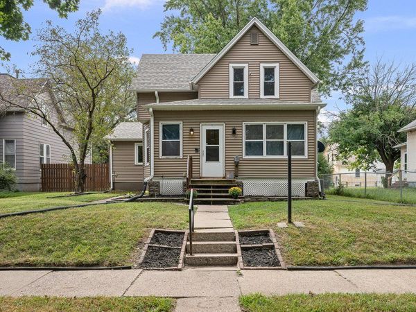 2117 Claussen Street , Davenport, IA 52802