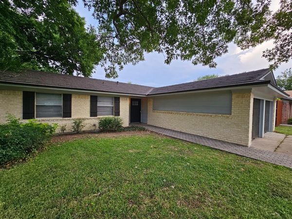 220 Bluebird Circle, Denton, TX 76209