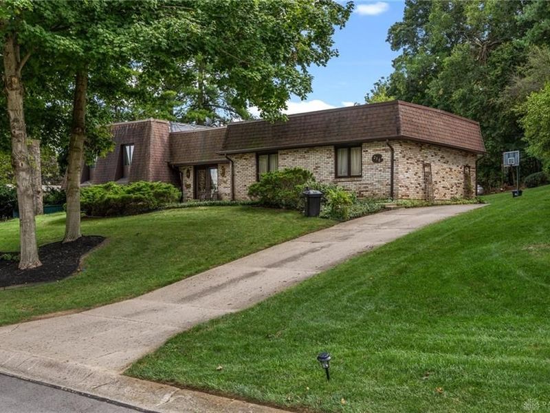 250 Trailwoods Drive, Dayton, OH 45415 Photo 3