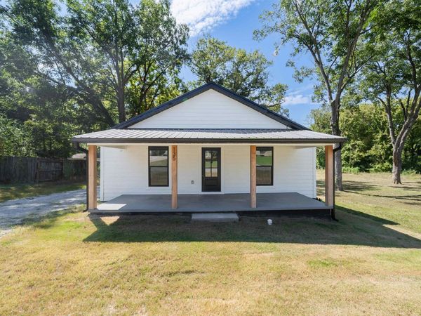 135 W THIRD ST, Henderson, TN 38340