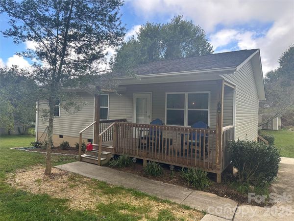 6 Kendrick Court , Flat Rock, NC 28731