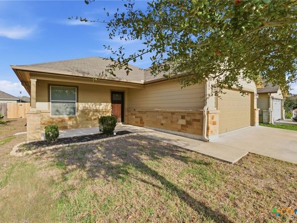 1306 Fern Court , Gonzales, TX 78629