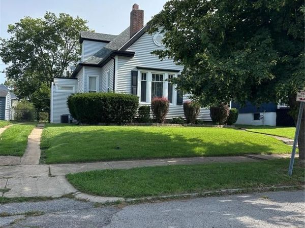 7075 Pernod Avenue , St Louis, MO 63139