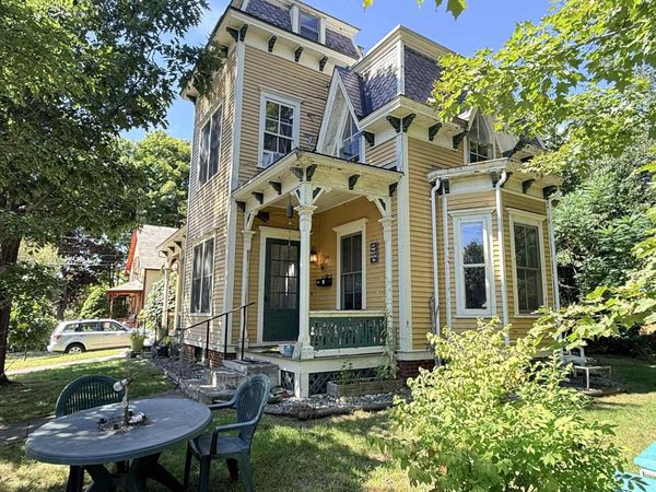 59 Highland Street, Brattleboro, VT 05301