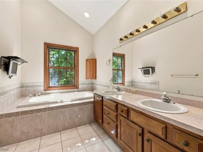 11735 Tall Pines Drive, Chardon, OH 44024 Photo 19