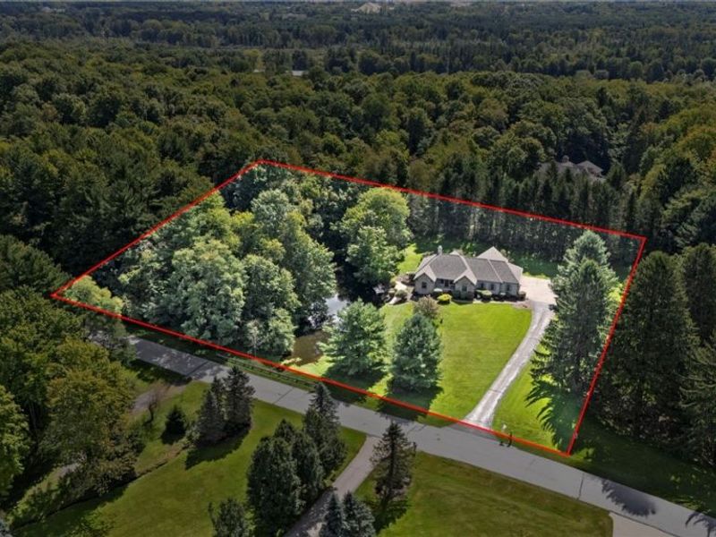 11735 Tall Pines Drive, Chardon, OH 44024 Photo 2