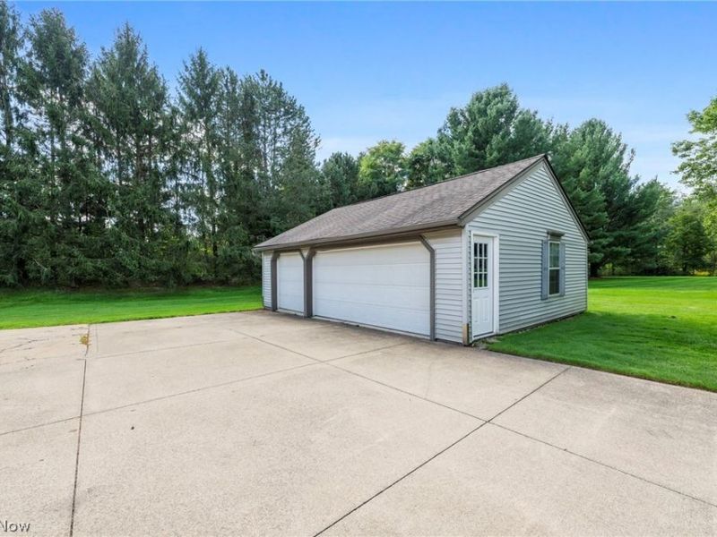11735 Tall Pines Drive, Chardon, OH 44024 Photo 36