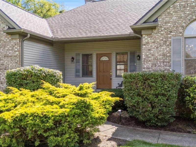 11735 Tall Pines Drive, Chardon, OH 44024 Photo 4