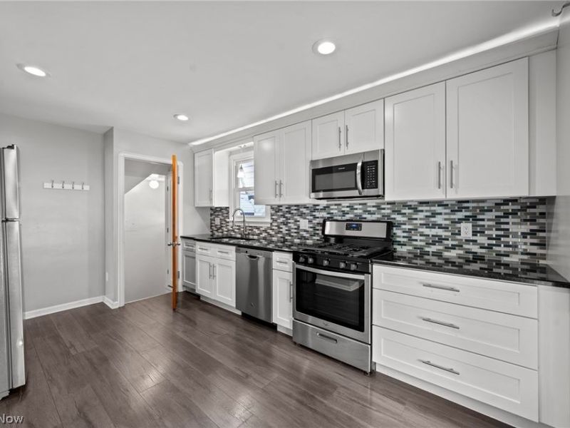 3261 Berea Road, Cleveland, OH 44111 Photo 19