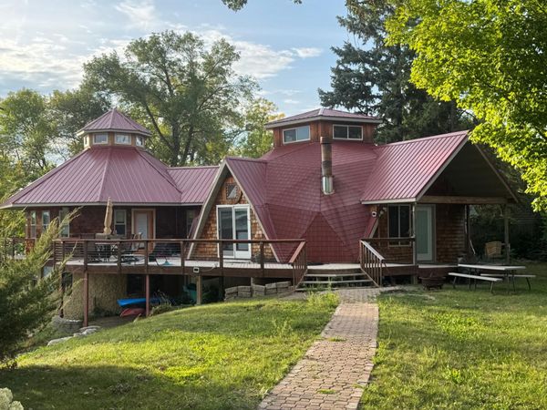 425 N Main Street , Center City, MN 55012