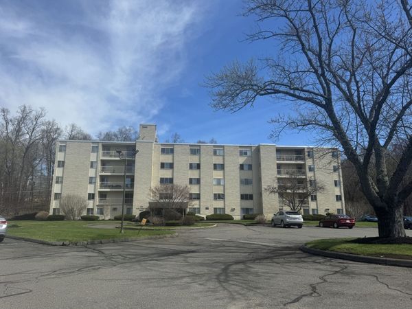 300 Park Terrace Dr., Unit 322, Stoneham, MA 02180