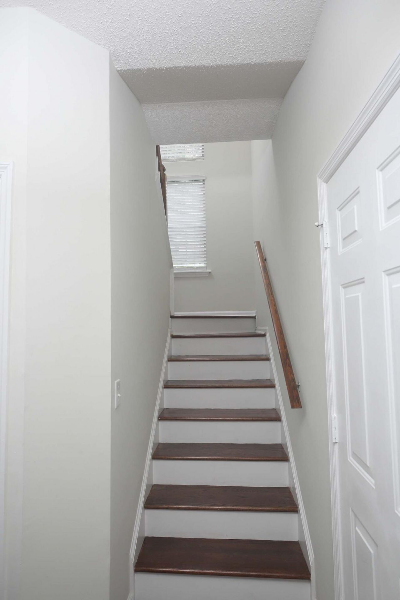 111 W Hartwick Lane Photo 9