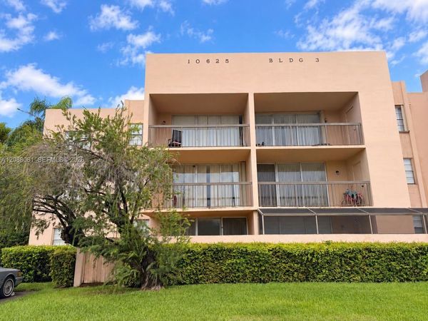 10625 SW 112th Ave, Unit 111, Miami, FL 33176