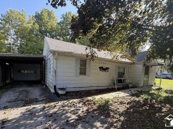 7744 Summerfield Road, Lambertville, MI 48144