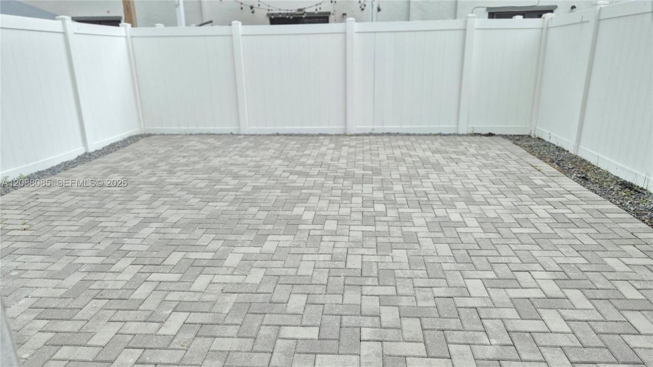 10570 W 33rd Ln, Hialeah, FL 33018 Photo