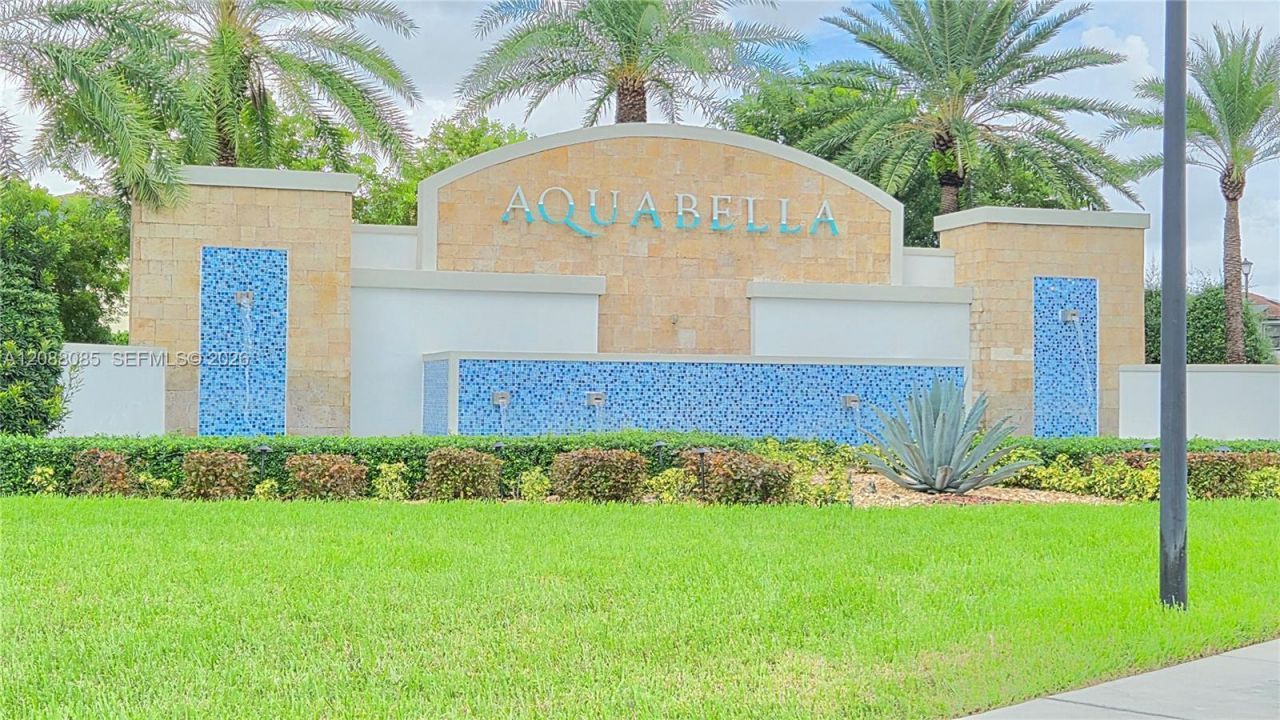 10570 W 33rd Ln, Hialeah, FL 33018 Photo