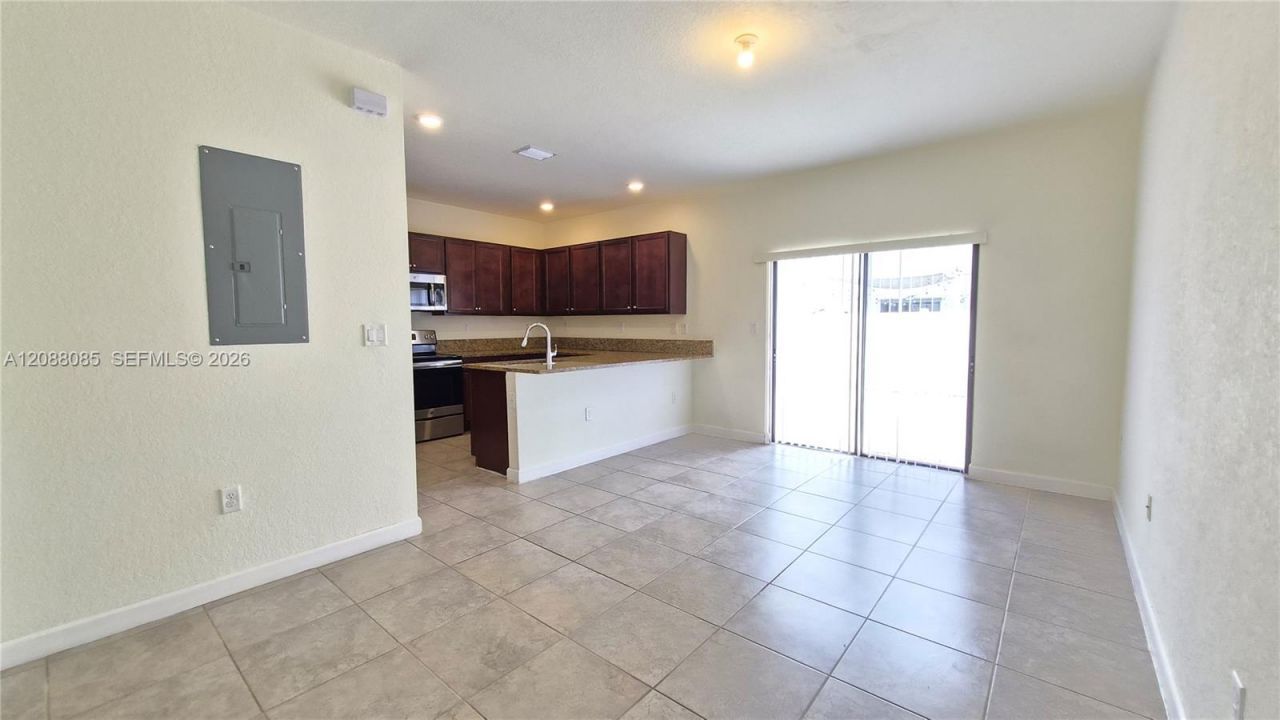 10570 W 33rd Ln, Hialeah, FL 33018 Photo