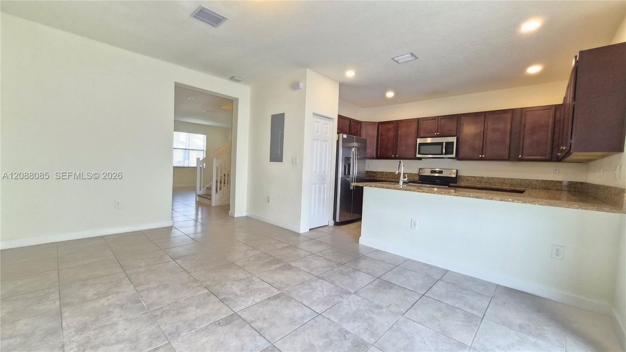 10570 W 33rd Ln, Hialeah, FL 33018 Photo