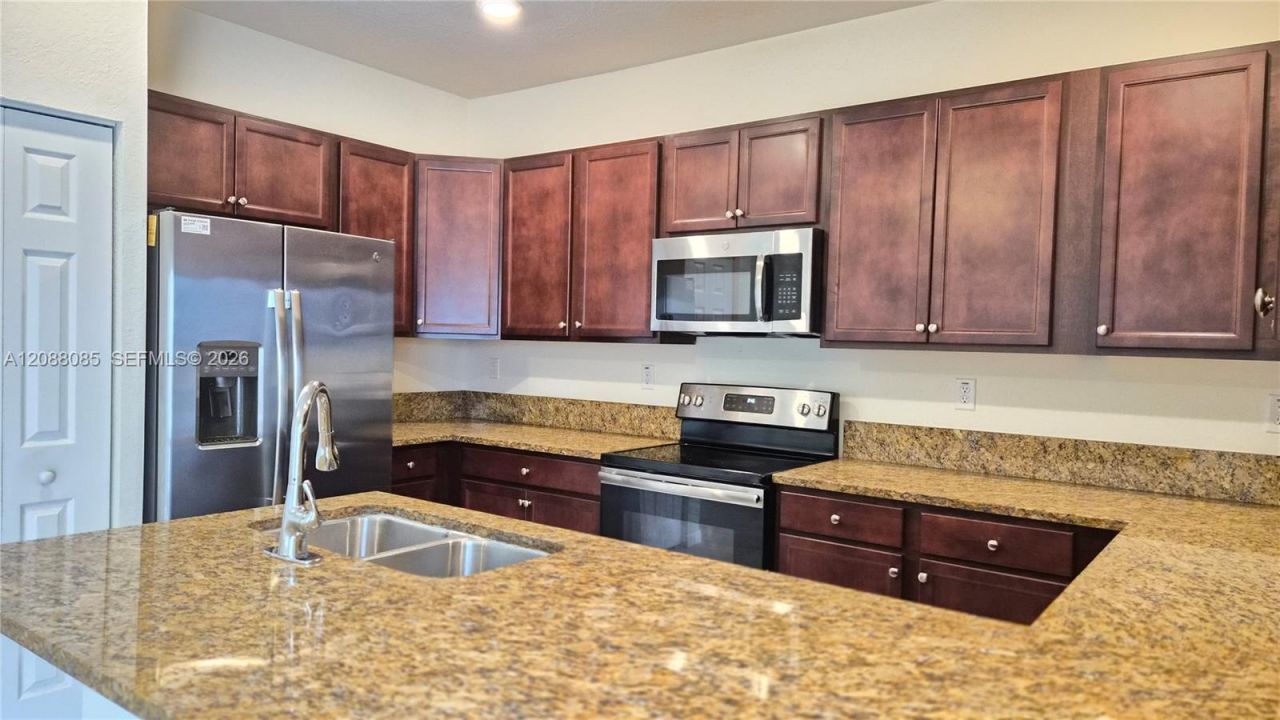 10570 W 33rd Ln, Hialeah, FL 33018 Photo