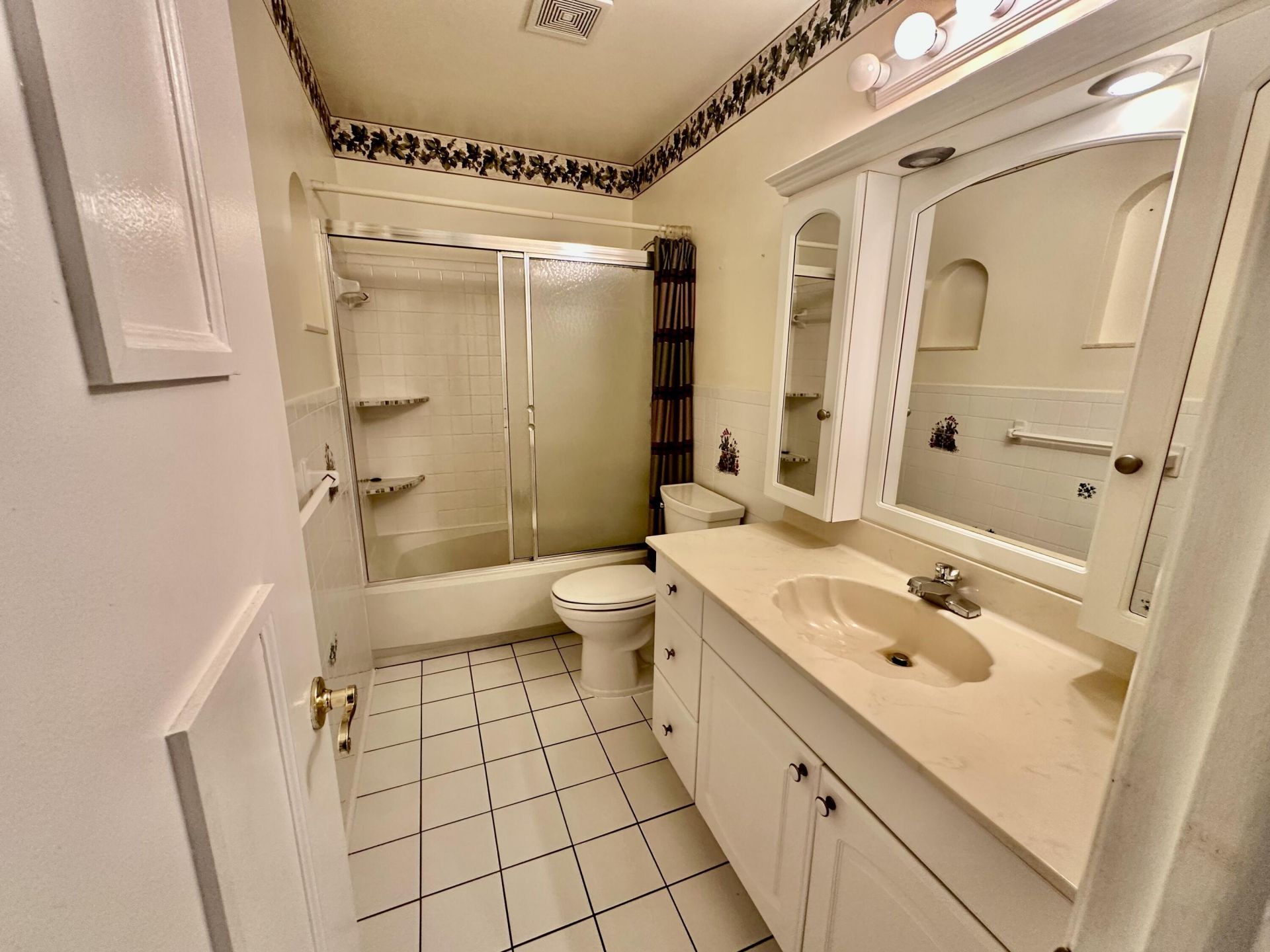 305 Lakeside Court, Sunrise, FL 33326 Photo
