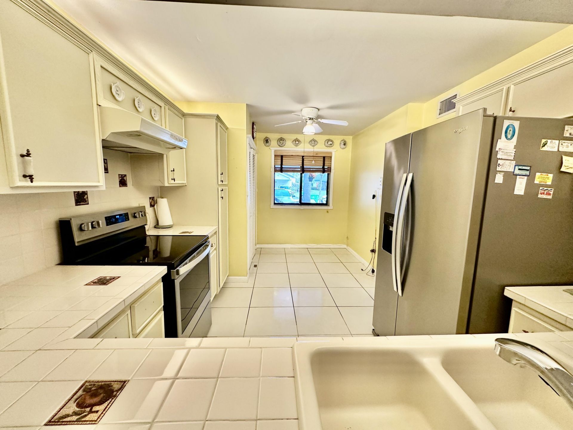 305 Lakeside Court, Sunrise, FL 33326 Photo