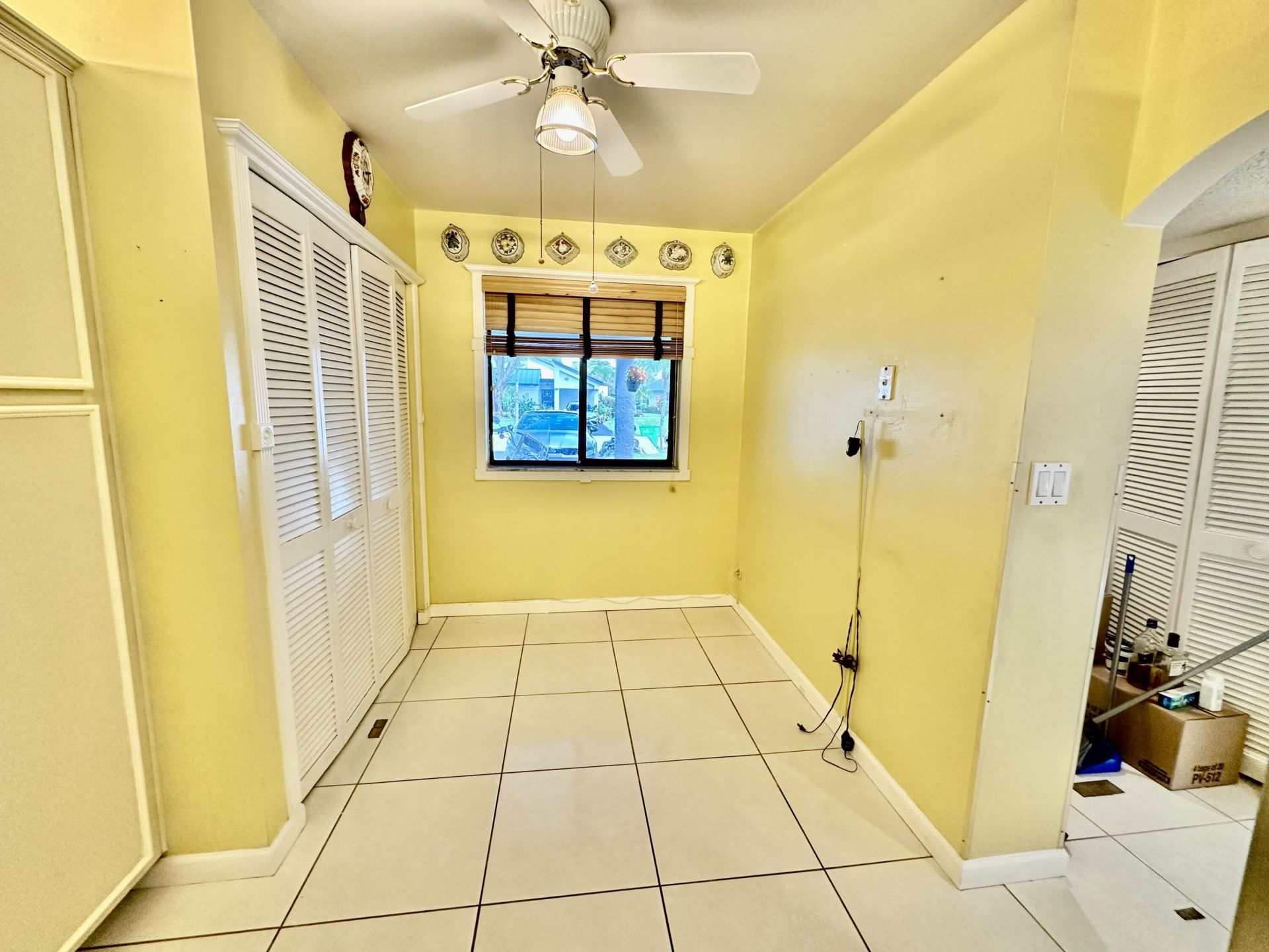 305 Lakeside Court, Sunrise, FL 33326 Photo