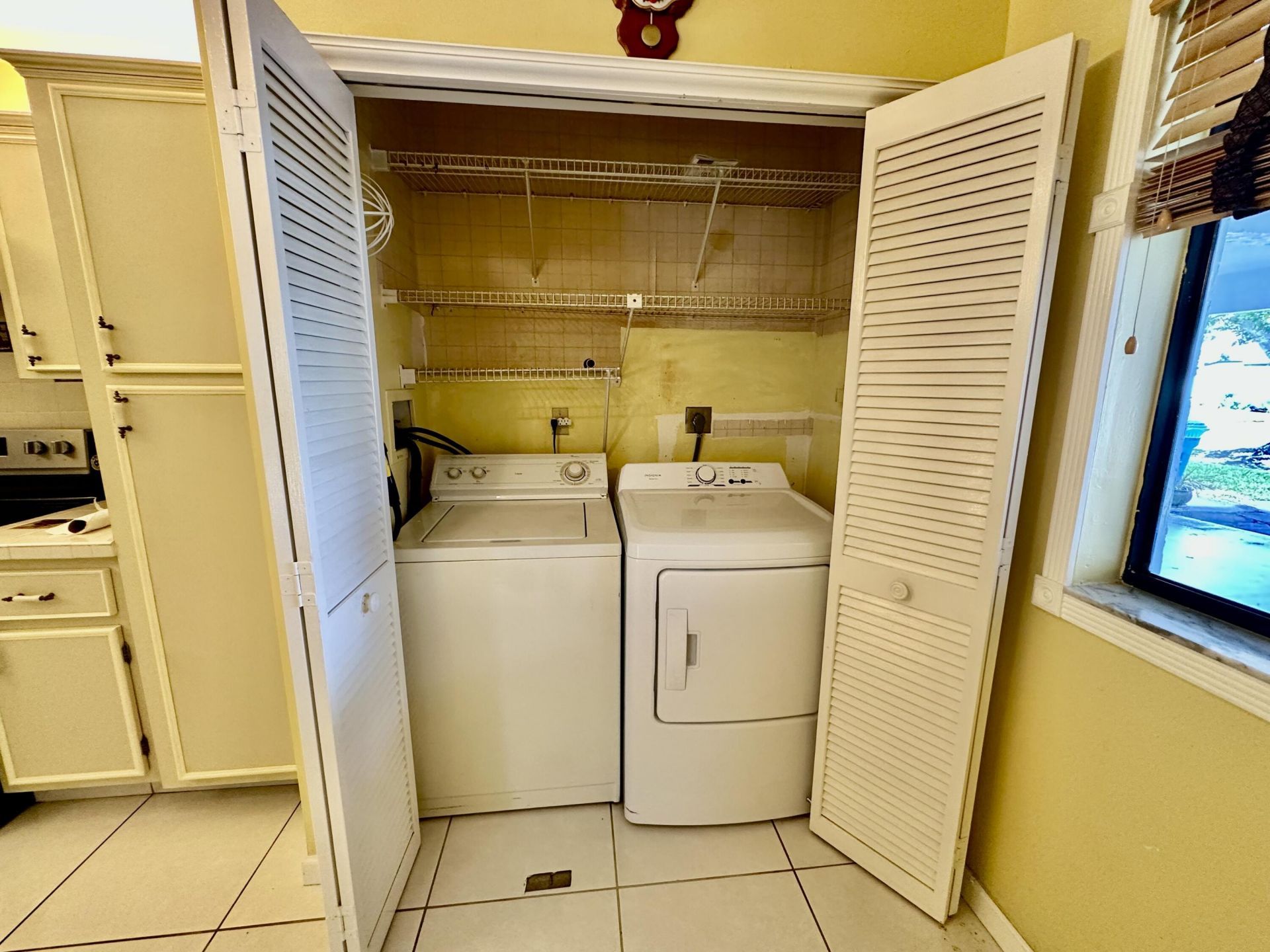 305 Lakeside Court, Sunrise, FL 33326 Photo