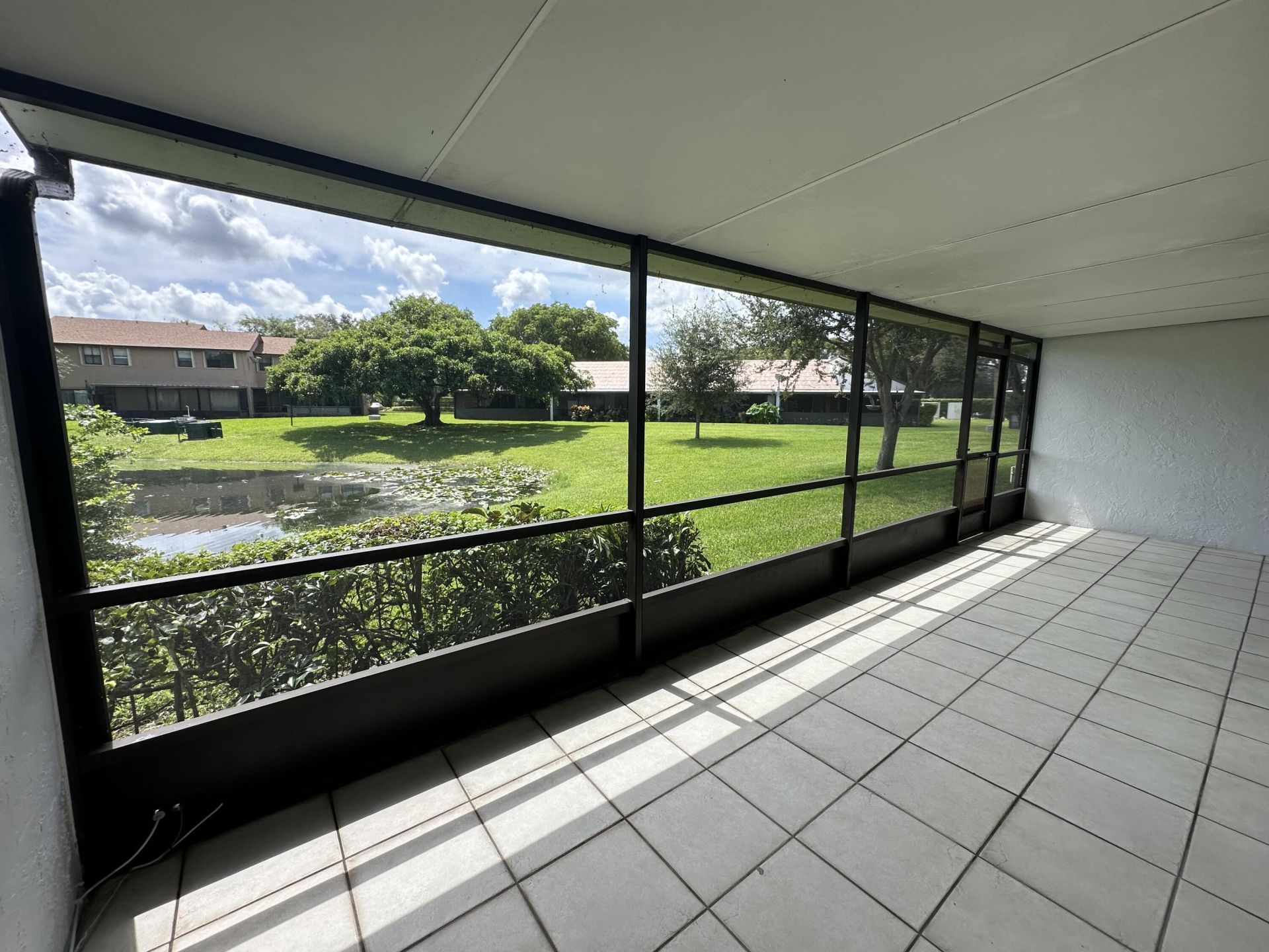 305 Lakeside Court, Sunrise, FL 33326 Photo