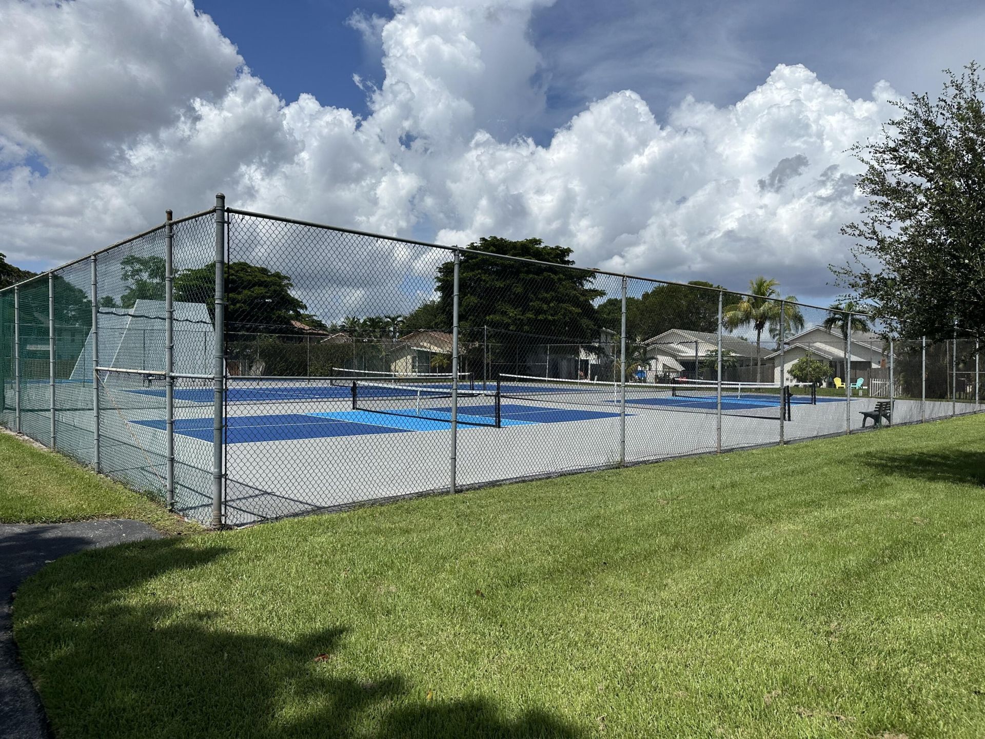 305 Lakeside Court, Sunrise, FL 33326 Photo