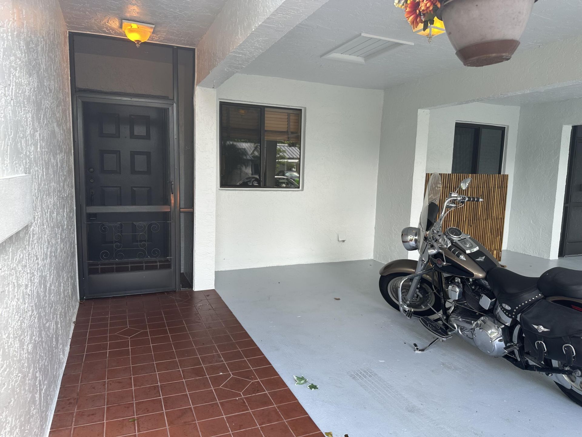 305 Lakeside Court, Sunrise, FL 33326 Photo