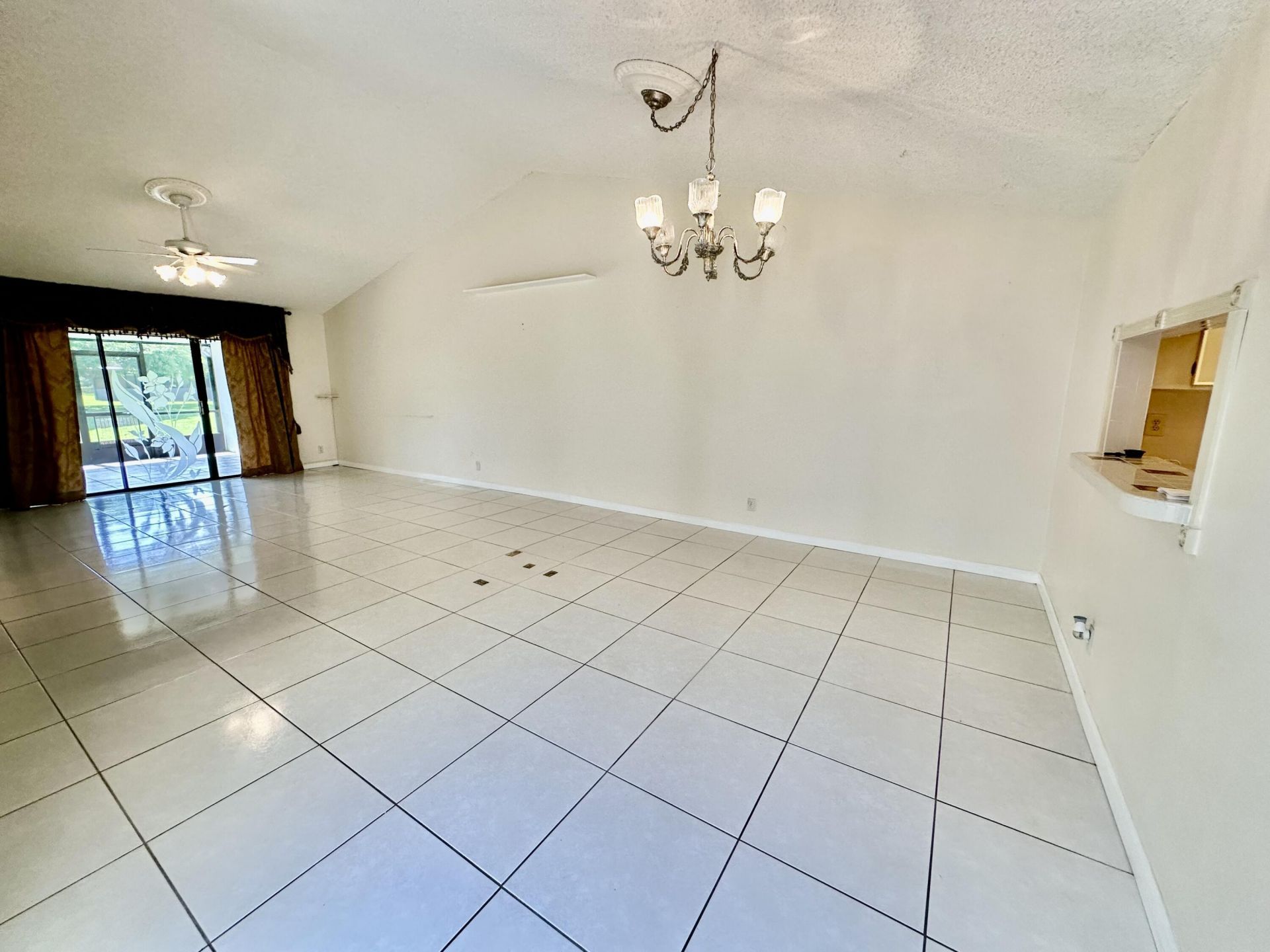 305 Lakeside Court, Sunrise, FL 33326 Photo