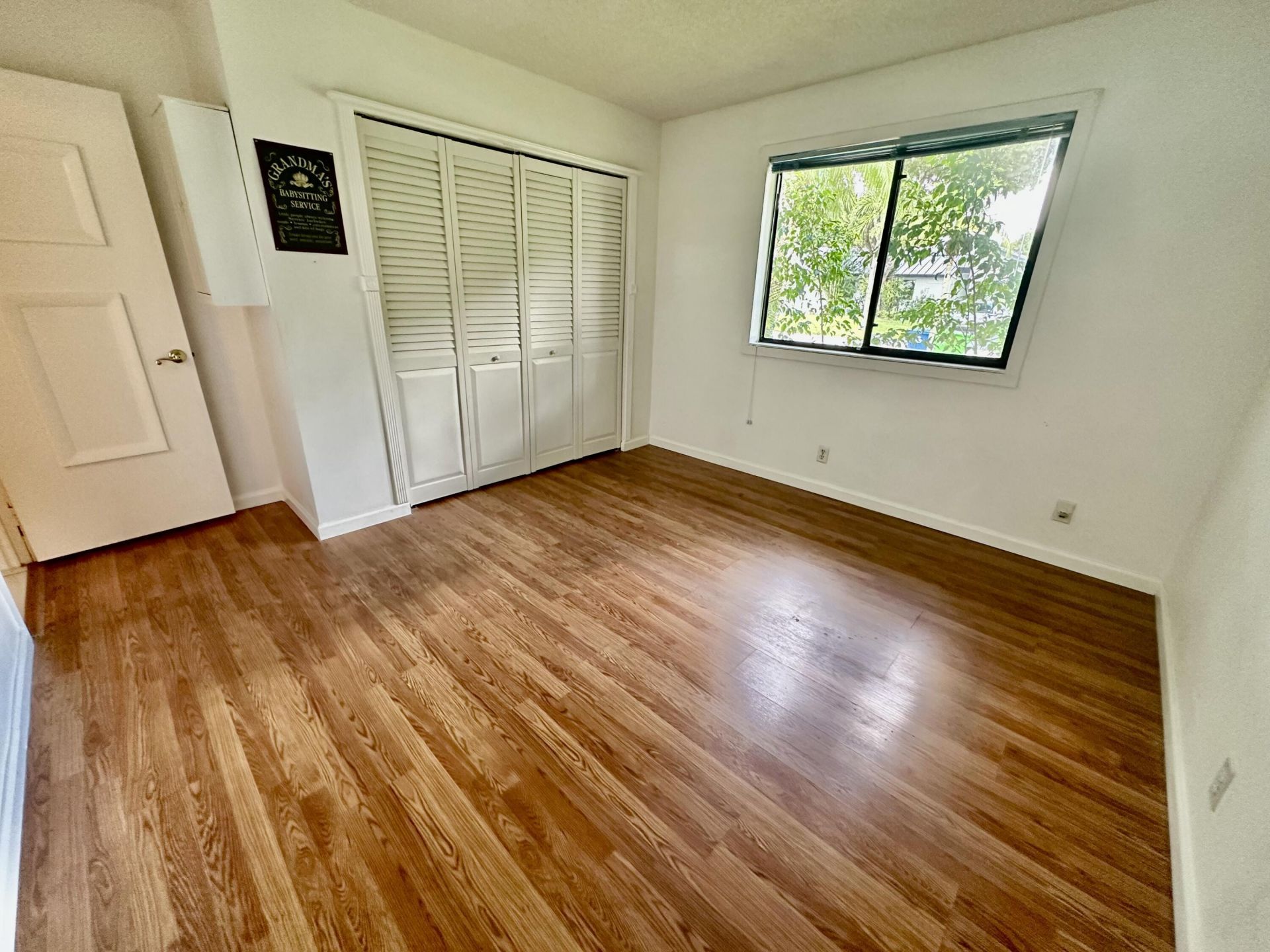 305 Lakeside Court, Sunrise, FL 33326 Photo