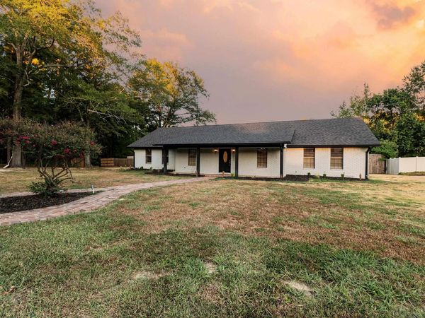 715 Cedarwood Dr, El Dorado, AR 71730