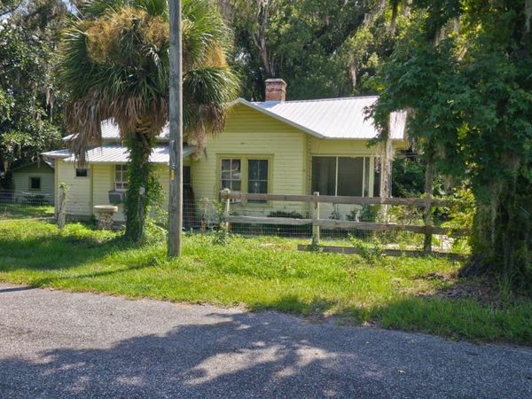 310 E NOBLE AVENUE , BUSHNELL, FL 33513