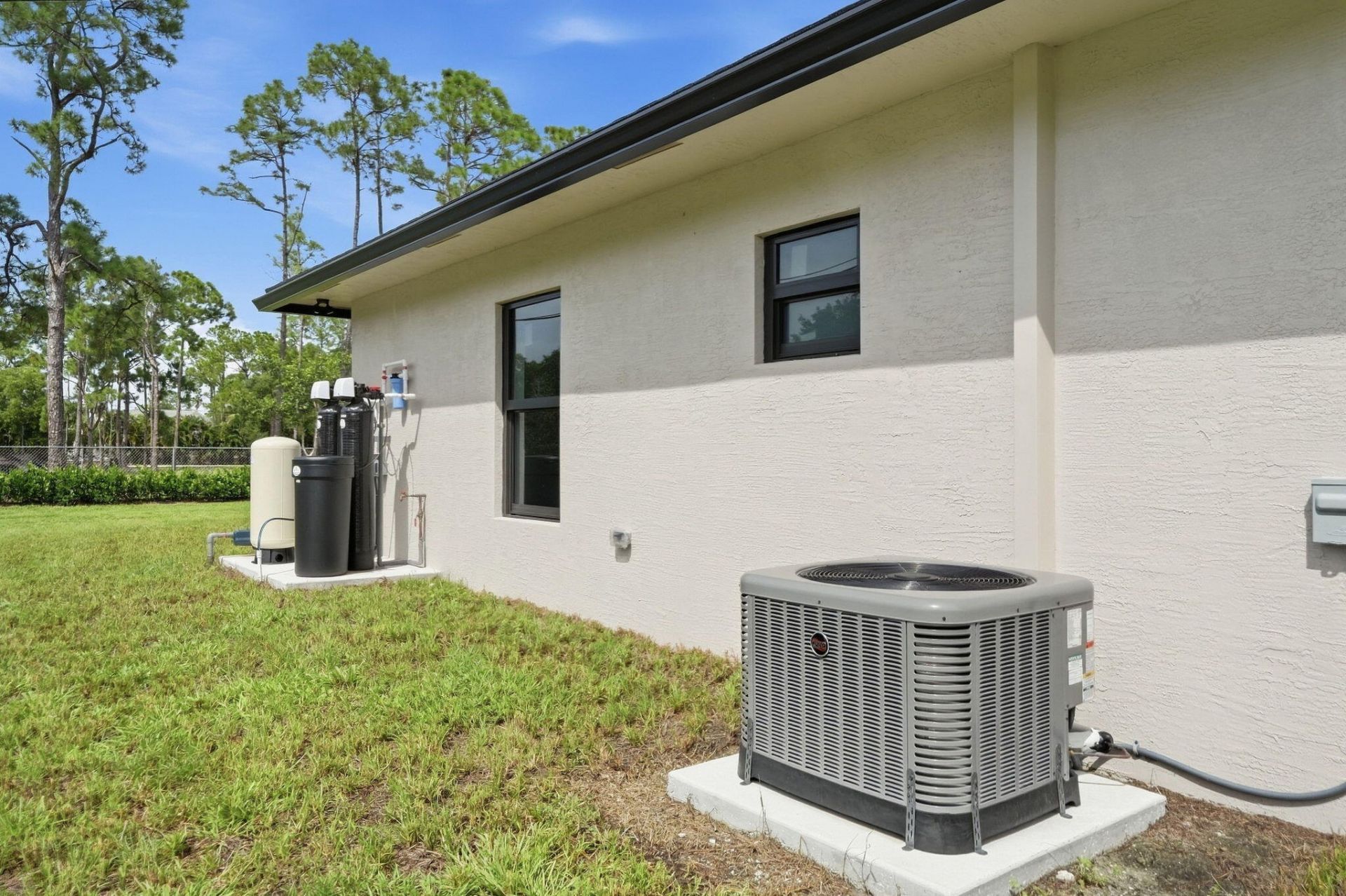 18477 Sycamore Drive W, The Acreage, FL 33470 Photo
