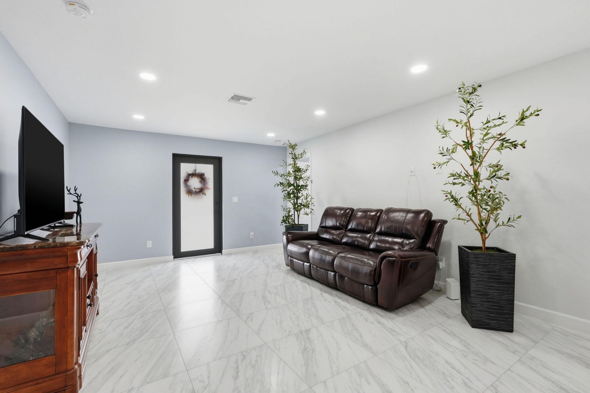 18477 Sycamore Drive W, The Acreage, FL 33470 Photo