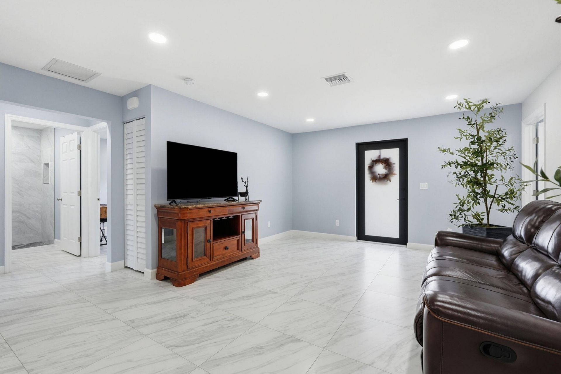 18477 Sycamore Drive W, The Acreage, FL 33470 Photo
